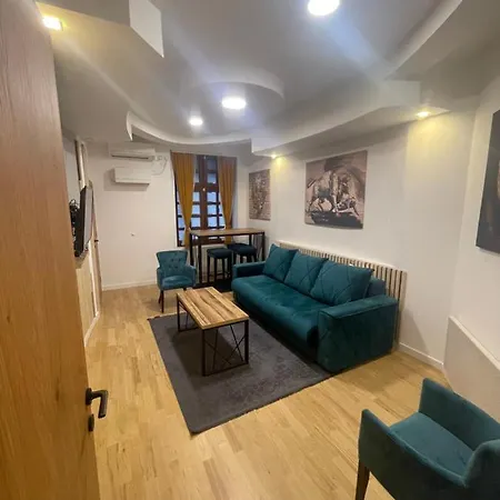 Appartement Sofie - Free Parking Place In The Garage Belgrado