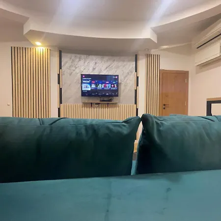 Sofie - Free Parking Place In The Garage Belgrade