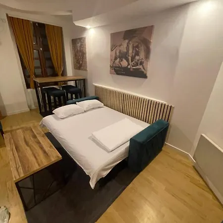 Sofie - Free Parking Place In The Garage