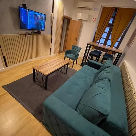 Sofie - Free Parking Place In The Garage *