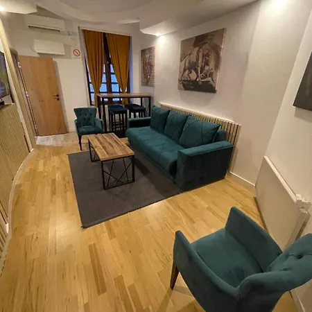 Sofie - Free Parking Place In The Garage Apartment Belgrade