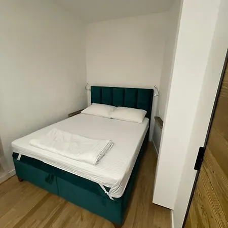 Sofie - Free Parking Place In The Garage