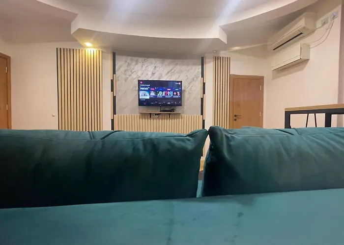 Sofie - Free Parking Place In The Garage Beograd